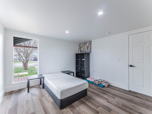 545 W Vaughan ST, Bertram, TX 78605