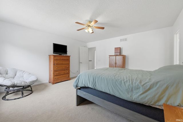 12819 Loch Dhu Lane, Fort Wayne, IN 46814