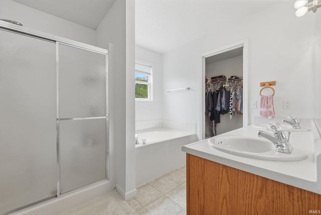 12819 Loch Dhu Lane, Fort Wayne, IN 46814