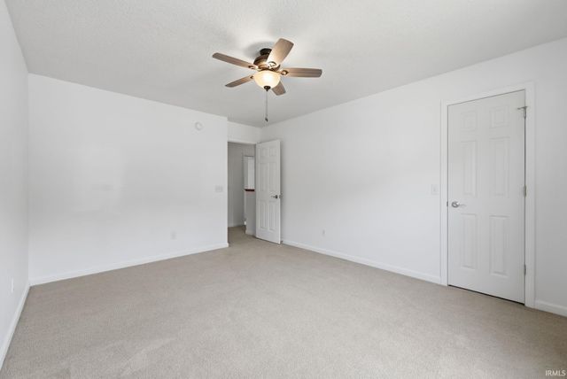 12819 Loch Dhu Lane, Fort Wayne, IN 46814
