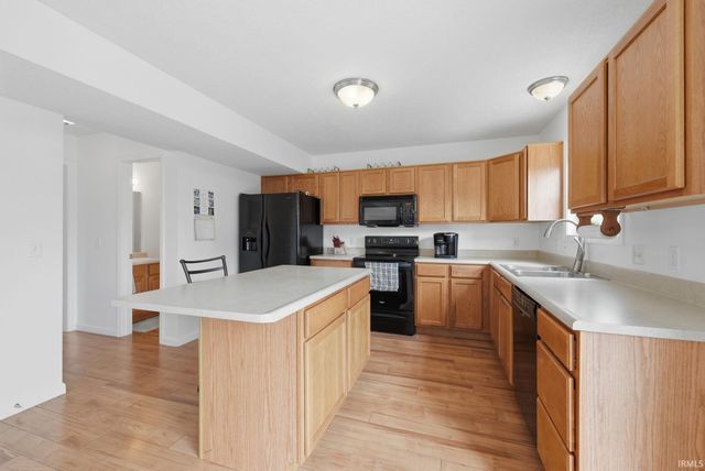 12819 Loch Dhu Lane, Fort Wayne, IN 46814