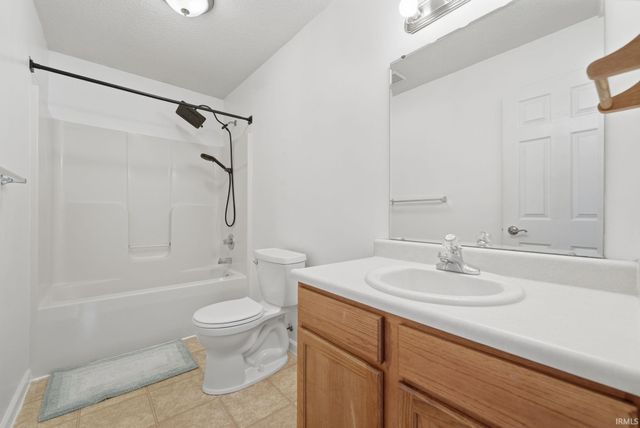 12819 Loch Dhu Lane, Fort Wayne, IN 46814