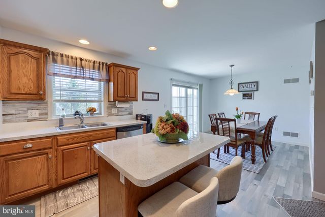 9 REBECCA DR, Denver, PA 17517