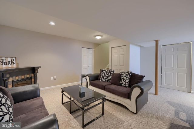 9 REBECCA DR, Denver, PA 17517