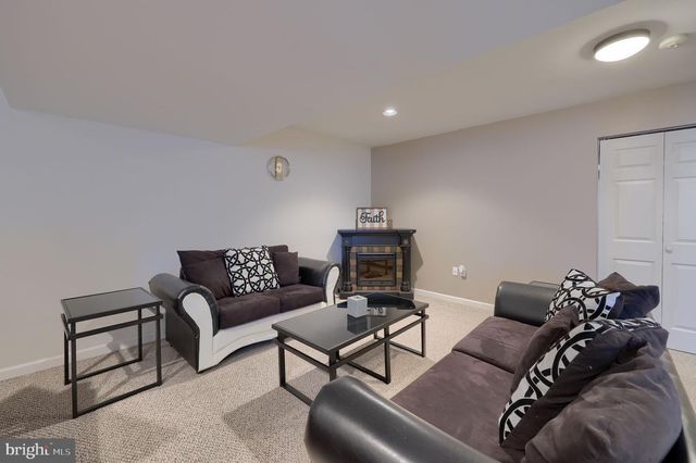 9 REBECCA DR, Denver, PA 17517