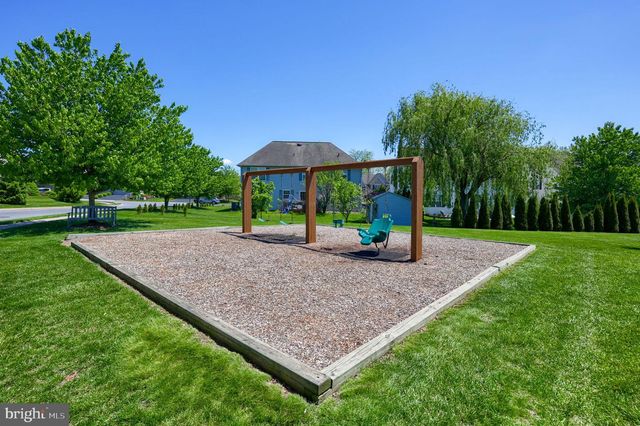9 REBECCA DR, Denver, PA 17517