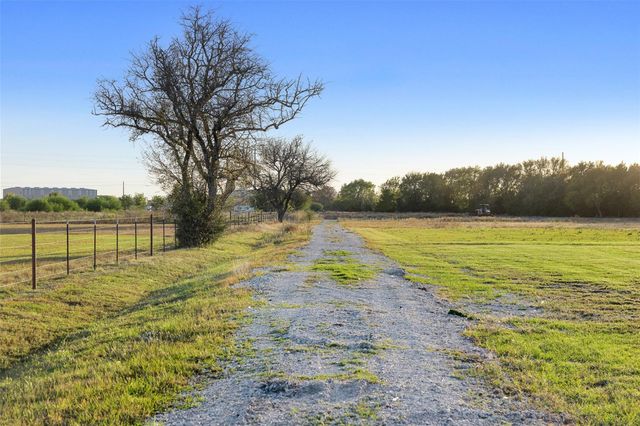 2361 Smetana Road, Bryan, TX 77807
