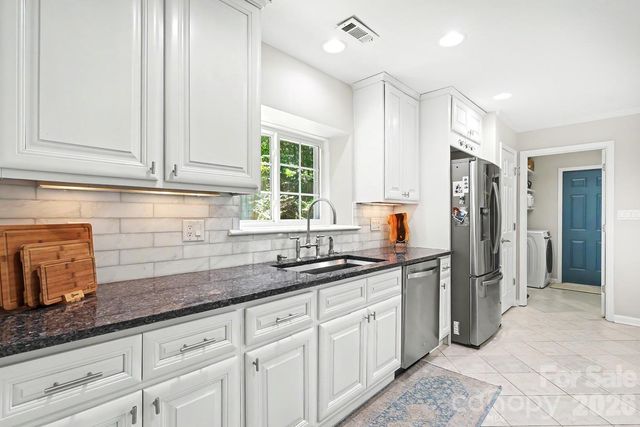 8207 White Horse Lane, Charlotte, NC 28270
