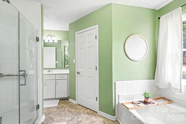 8207 White Horse Lane, Charlotte, NC 28270