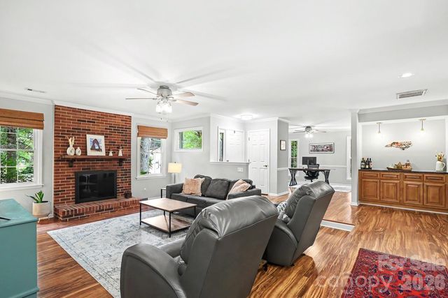 8207 White Horse Lane, Charlotte, NC 28270
