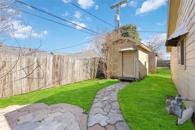 3910 Brookston Street, Houston, TX 77045