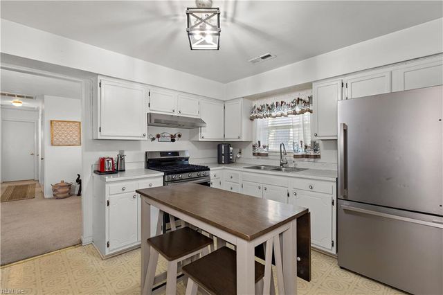 1405 Quiet CT, Portsmouth, VA 23701