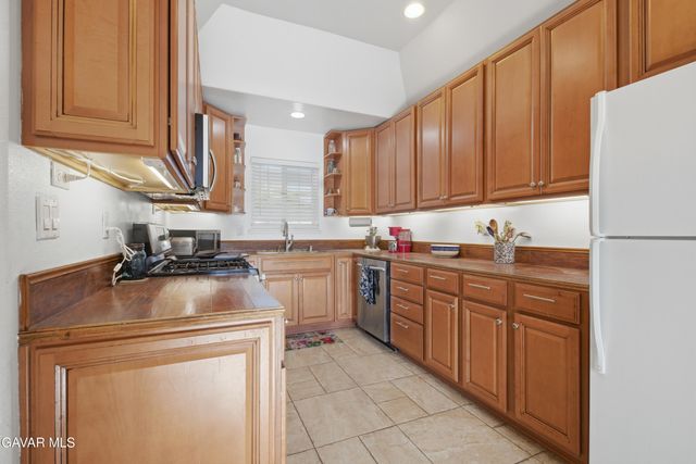 44933 Hanstead Avenue, Lancaster, CA 93535