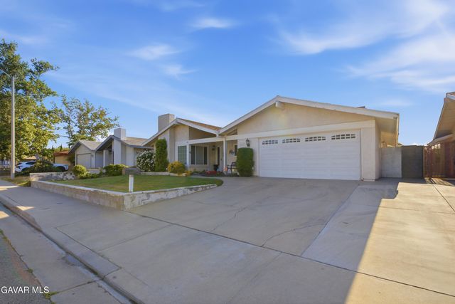 44933 Hanstead Avenue, Lancaster, CA 93535