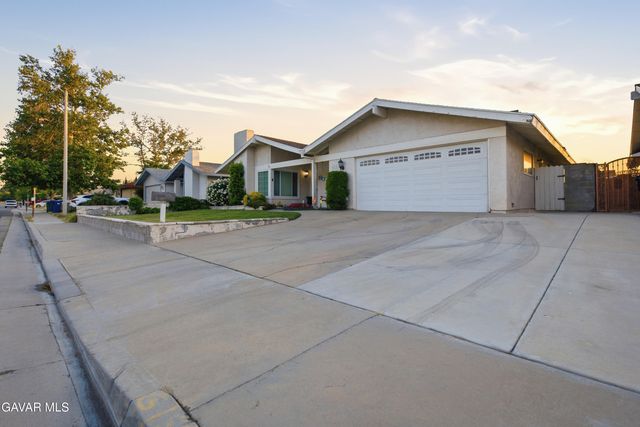 44933 Hanstead Avenue, Lancaster, CA 93535