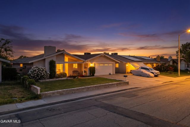44933 Hanstead Avenue, Lancaster, CA 93535