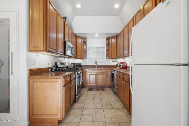 44933 Hanstead Avenue, Lancaster, CA 93535