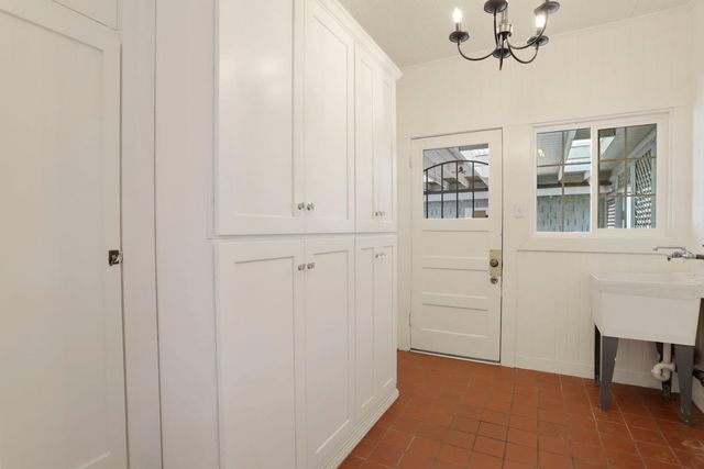 465 N Central Ave, Stockton, CA 95204