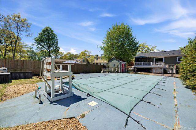 895 Old Medford Avenue, Medford, NY 11763