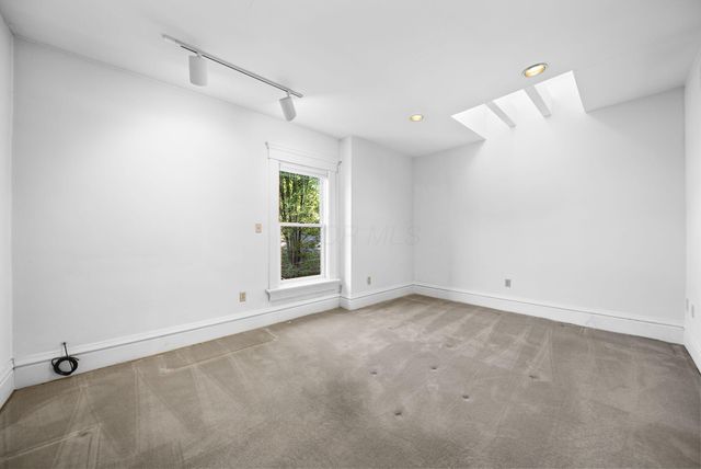 420 W 6th Avenue, Columbus, OH 43201