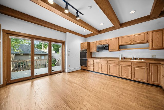 420 W 6th Avenue, Columbus, OH 43201