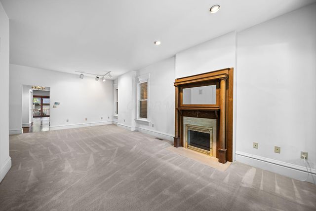 420 W 6th Avenue, Columbus, OH 43201