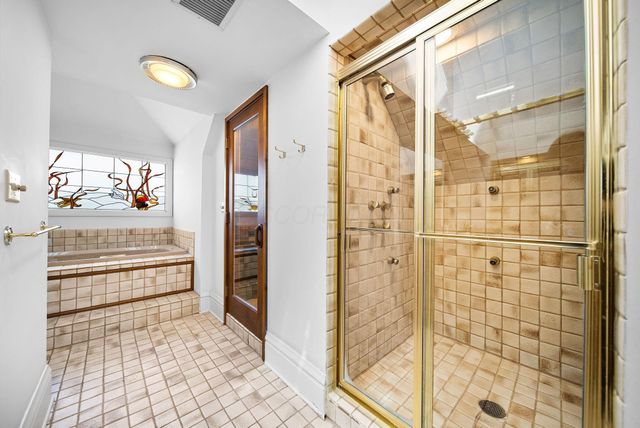 420 W 6th Avenue, Columbus, OH 43201