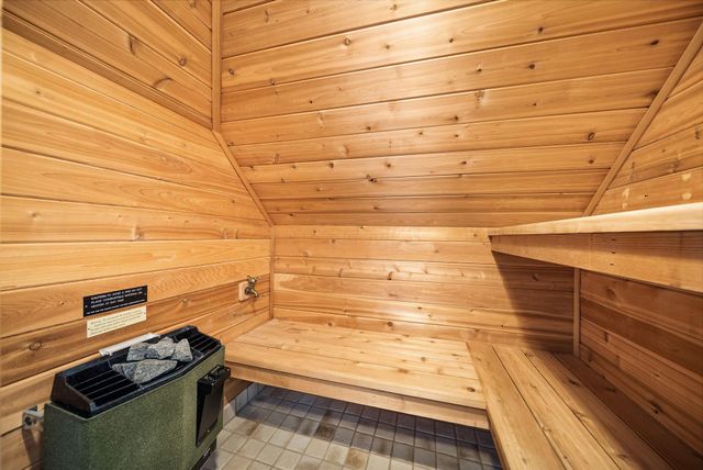 420 W 6th Avenue, Columbus, OH 43201