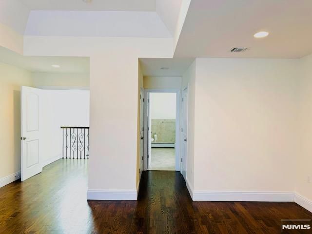 229 E Columbia Avenue B, Palisades Park, NJ 07650