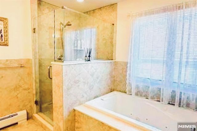 229 E Columbia Avenue B, Palisades Park, NJ 07650