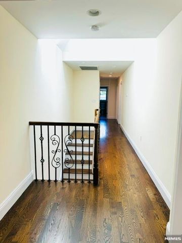 229 E Columbia Avenue B, Palisades Park, NJ 07650