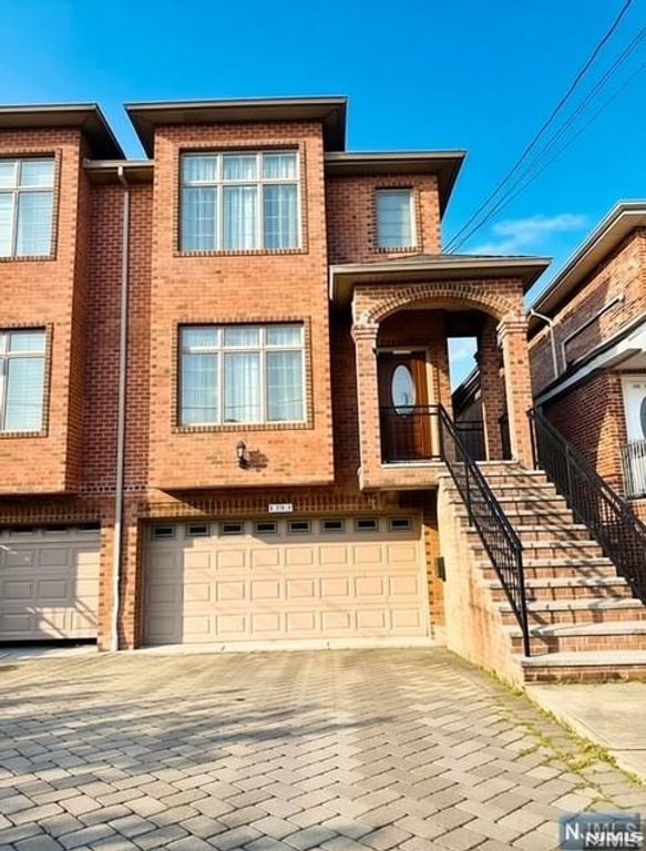 229 E Columbia Avenue B, Palisades Park, NJ 07650