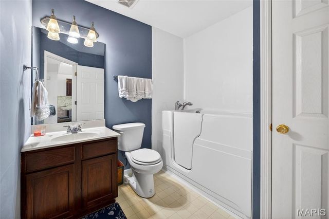 36 Willow Glen Drive, St Peters, MO 63376