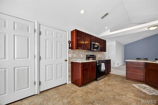 36 Willow Glen Drive, St Peters, MO 63376