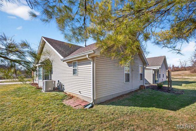 36 Willow Glen Drive, St Peters, MO 63376