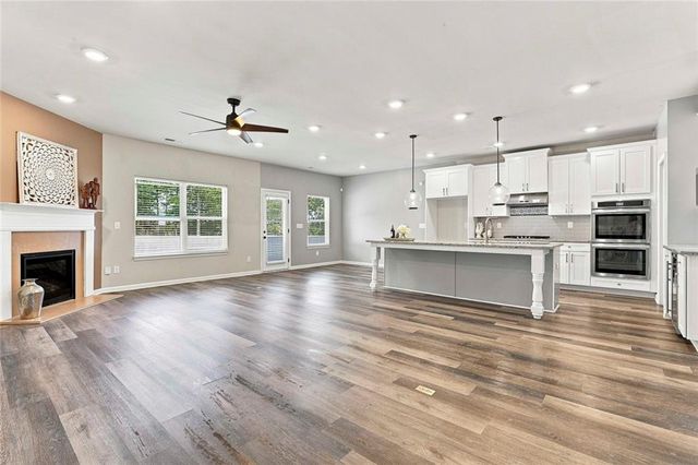 155 Estancia Lane, Fayetteville, GA 30215