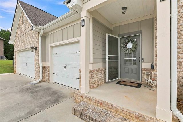 155 Estancia Lane, Fayetteville, GA 30215