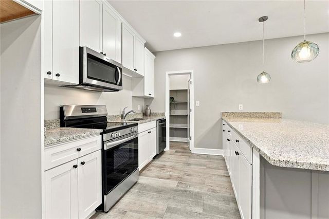 155 Estancia Lane, Fayetteville, GA 30215