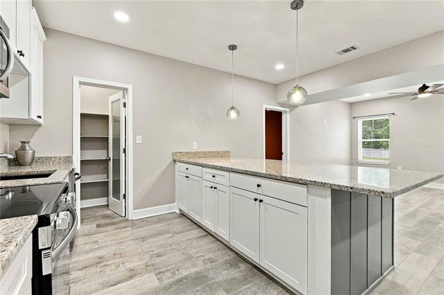 155 Estancia Lane, Fayetteville, GA 30215