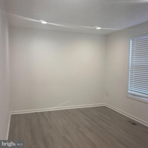 9016 SAINT STEVEN CT, Manassas Park, VA 20111