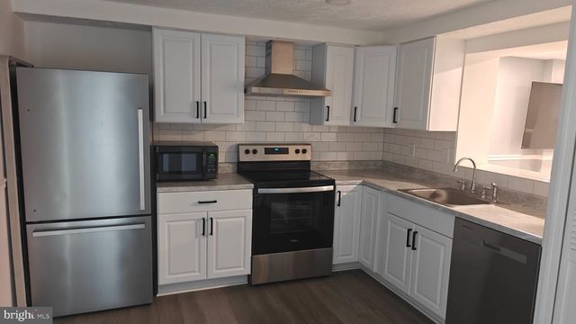 9016 SAINT STEVEN CT, Manassas Park, VA 20111