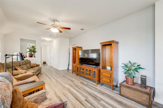 148 Gidran TRL, Georgetown, TX 78626