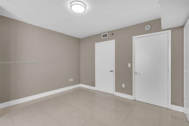 50 Biscayne Boulevard 4208, Miami, FL 33132