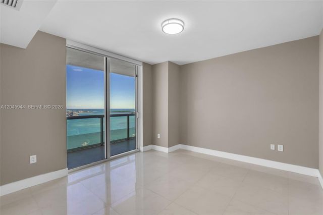 50 Biscayne Boulevard 4208, Miami, FL 33132