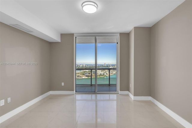 50 Biscayne Boulevard 4208, Miami, FL 33132