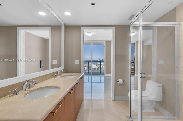 50 Biscayne Boulevard 4208, Miami, FL 33132