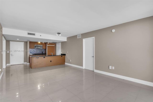 50 Biscayne Boulevard 4208, Miami, FL 33132