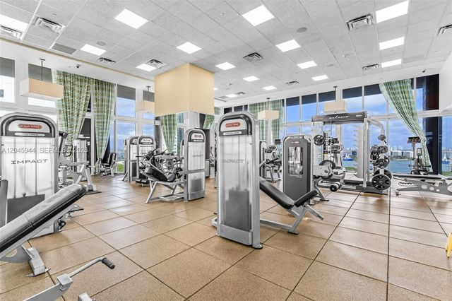 50 Biscayne Boulevard 4208, Miami, FL 33132
