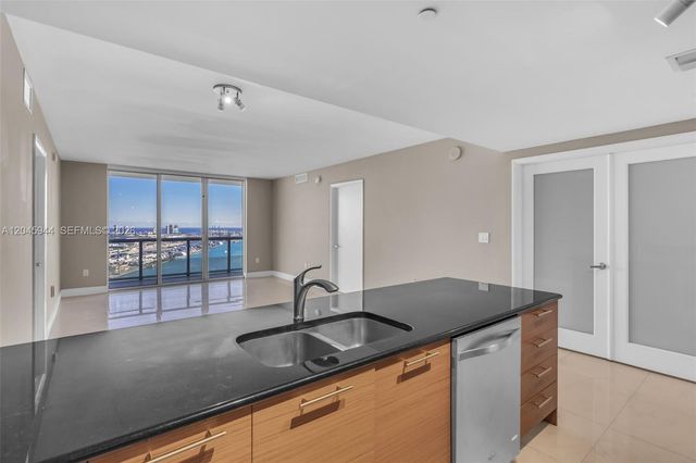 50 Biscayne Boulevard 4208, Miami, FL 33132