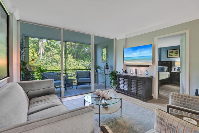106 ROYAL PARK Drive 2A, Oakland Park, FL 33309